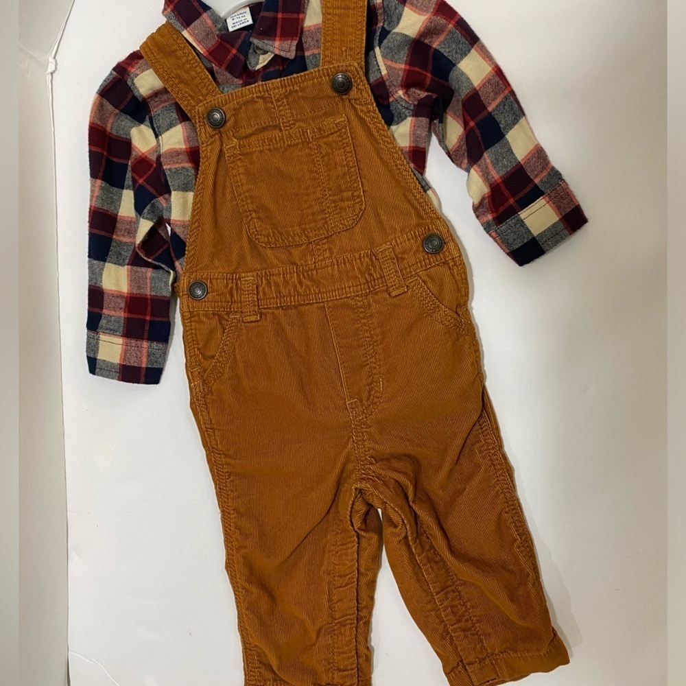 LIKE NEW✨OLD NAVY 6-12M👖2- PEICE overall and shirt/flannel✨🤎